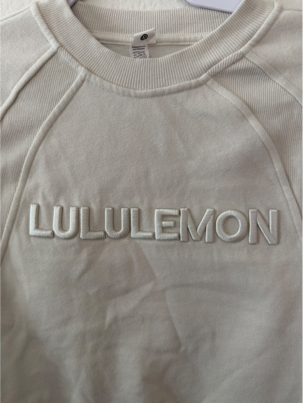 Lululemon Women's Cropped Sweatshirt in Cream with Embroidered Logo athleta alo